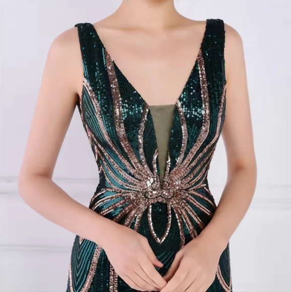 Green, Striped Print,  V Neck,  Contrast Sequined Gown - Picture 4 of 10